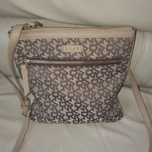 Dkny crossbody purse